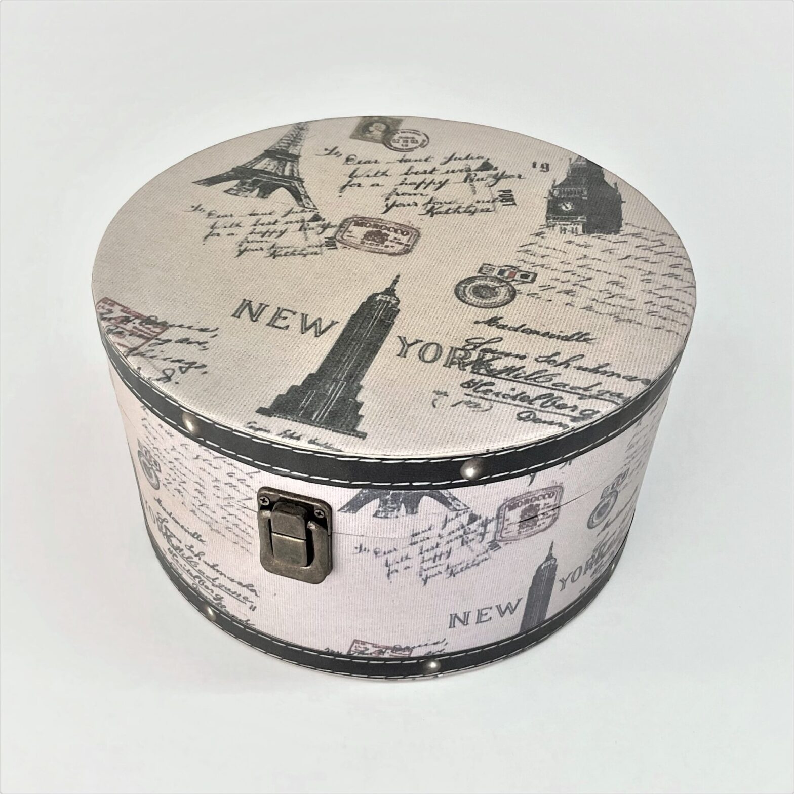 ギフトボックスとして使える金具でロックできる丸い貼り箱