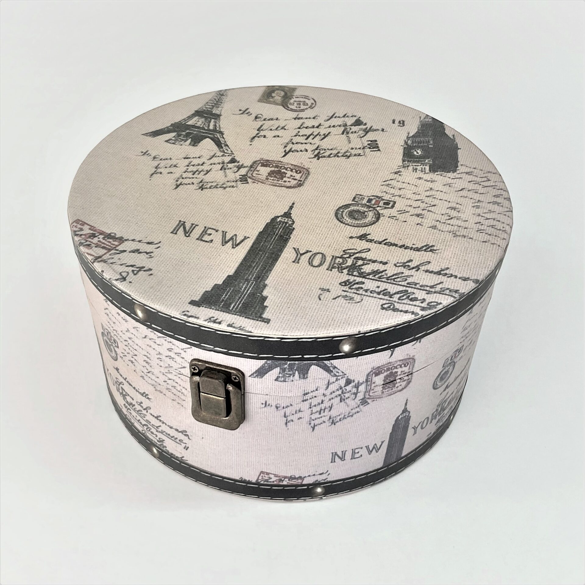 ギフトボックスとして使える金具でロックできる丸い貼り箱