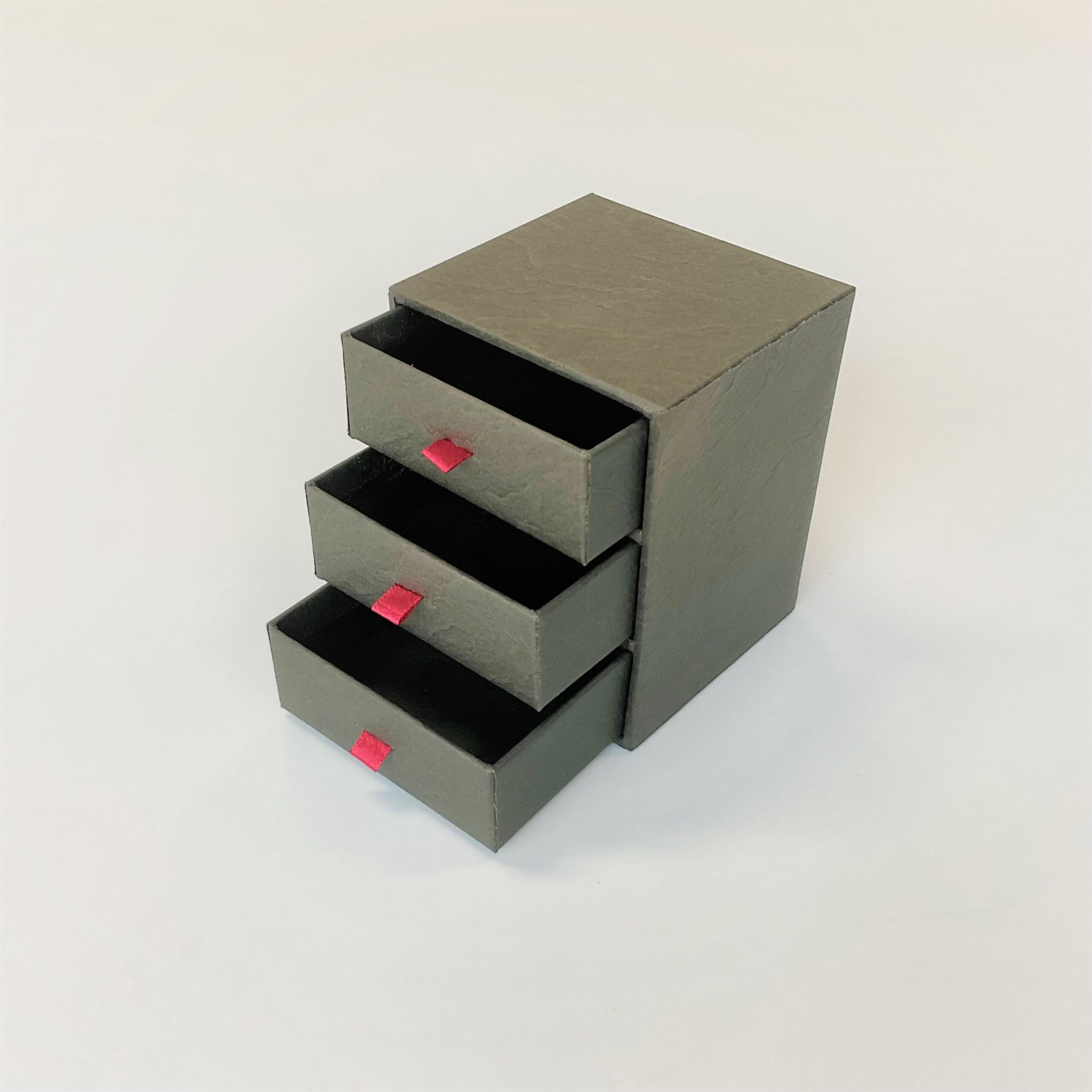 3段の引き出しタンスのような貼り箱 ギフトボックス