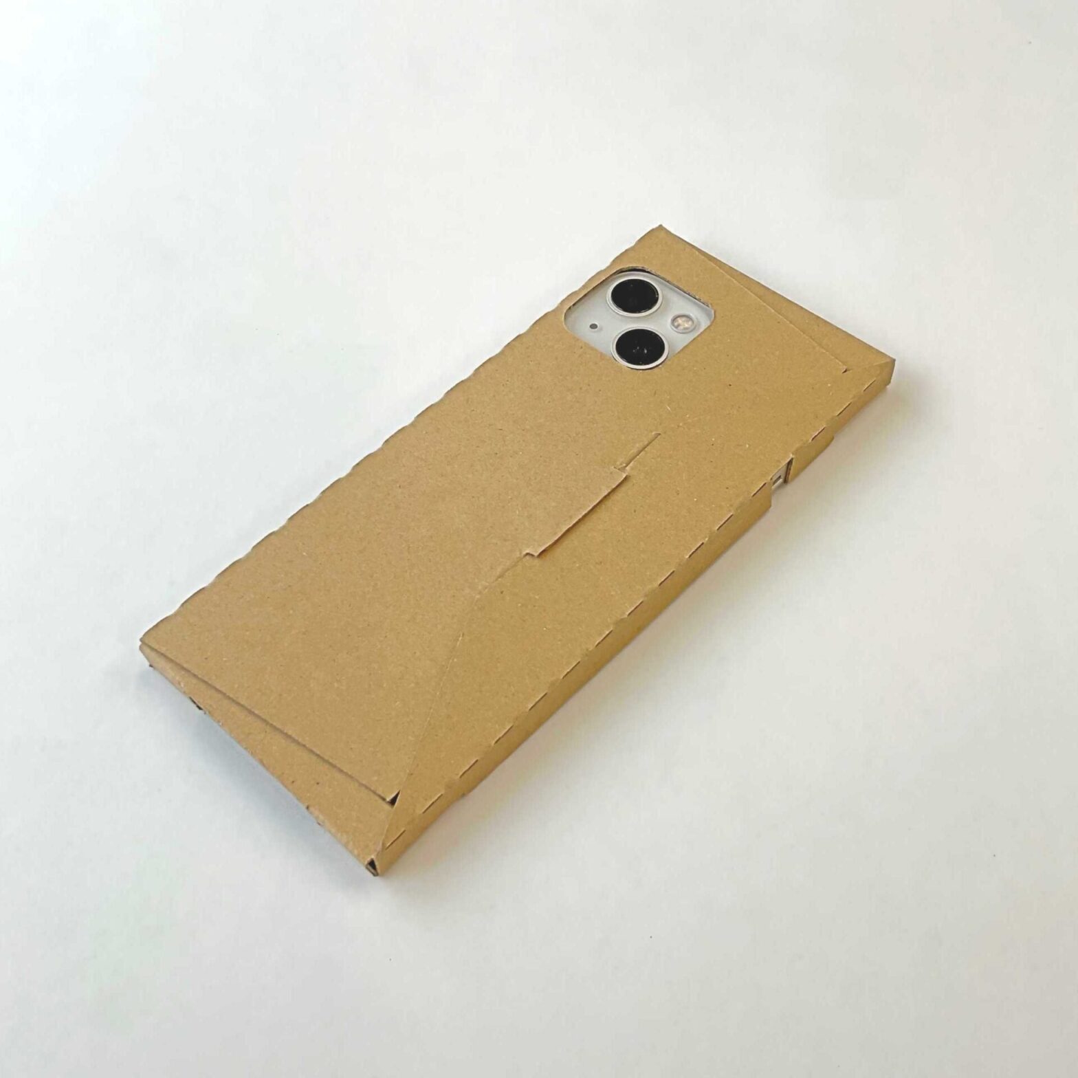 段ボール製スマホカバー